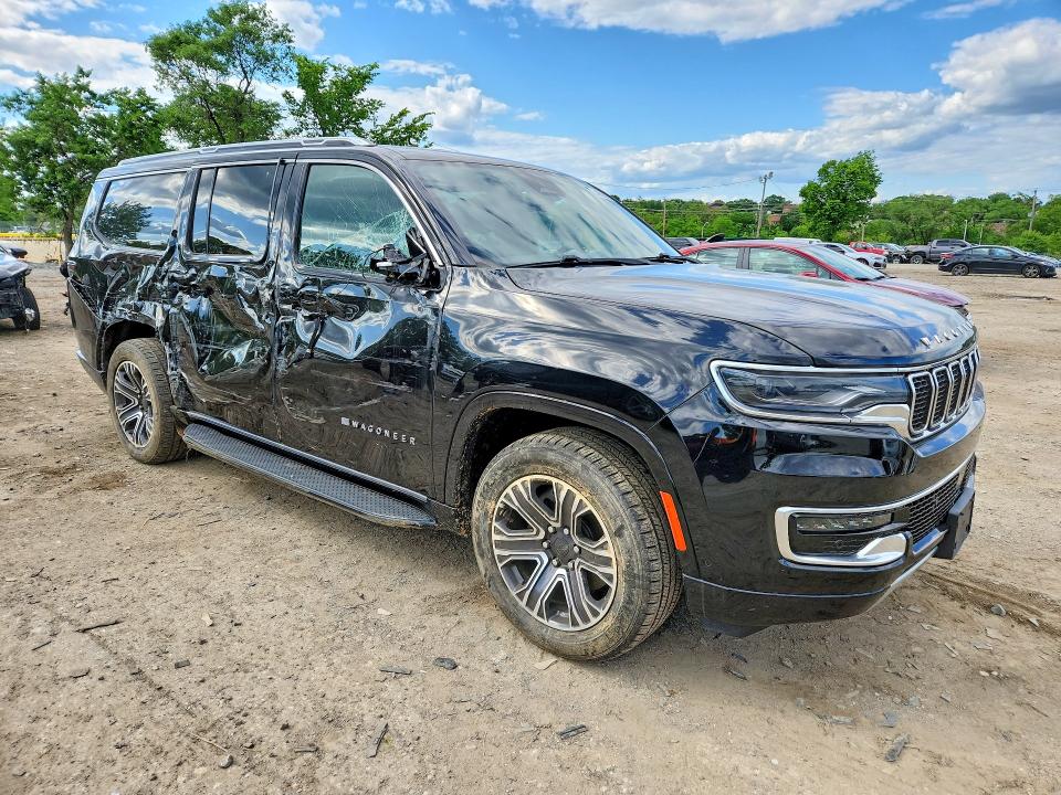 2023 Jeep Grand wagoneer VIN 1C4SJSBP3PS568270 COPART salvage auction — SIDE, Md - Cert Of Salvage > 75% Damage, sold $13,000 on 2026-07-30 (photo 4)