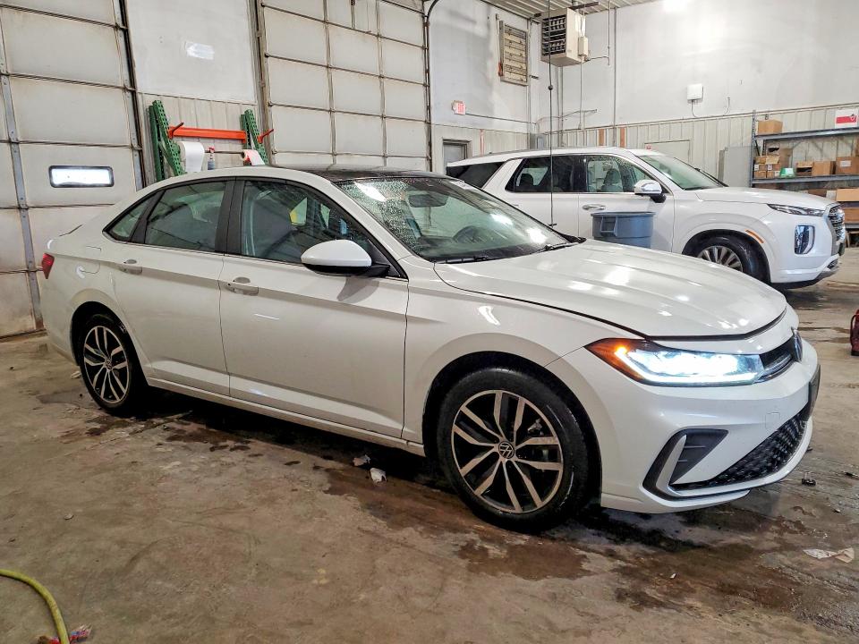 2025 Volkswagen Jetta VIN 3VW7X7BU6SM037456 COPART salvage auction — HAIL, Mo - Salvage Certificate Of Title, sold $9,100 on 2026-07-28 (photo 4)