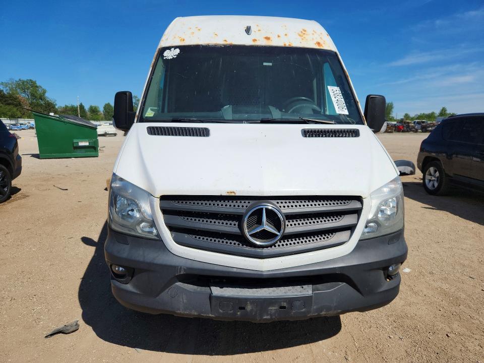 2014 Mercedes-benz Sprinter VIN WD3PE7DC7E5860978 COPART salvage auction — WATER/FLOOD, Il - Salvage Cert-Flood, sold $625 on 2026-07-21 (photo 5)