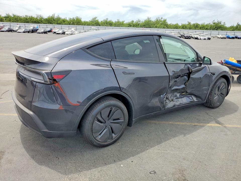 2026 Tesla Model y VIN 7SAYGDEDXTF627508 COPART salvage auction — SIDE, Salvage Title, sold $22,300 on 2026-07-20 (photo 3)