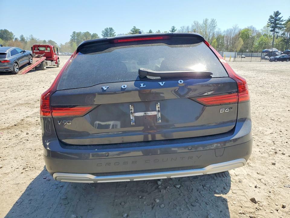 2022 Volvo VIN YV4062NL8N1144875 COPART salvage auction — FRONT END, MA - CERT OF TITLE-SALVAGE, sold $6,300 on 2026-07-02 (photo 6)