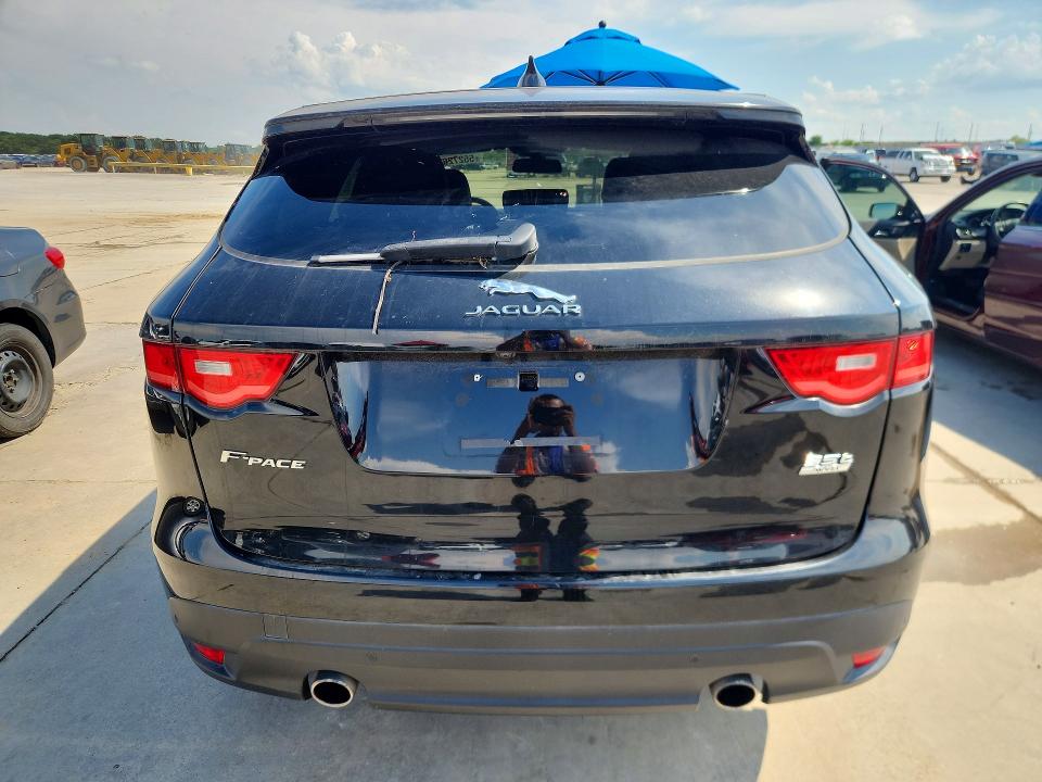 2017 Jaguar F-pace VIN SADCL2BV3HA058087 COPART salvage auction — NORMAL WEAR, Tx - Certificate Of Title, sold $4,750 on 2026-07-02 (photo 6)