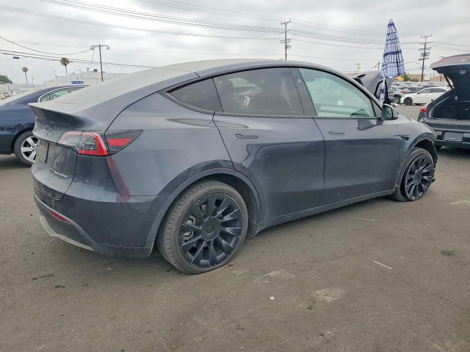 2024 Tesla Model y VIN 7SAYGDEE7RF036070 COPART salvage auction — FRONT END, Ca - Salvage Certificate, sold $9,800 on 2026-07-27 (photo 3)