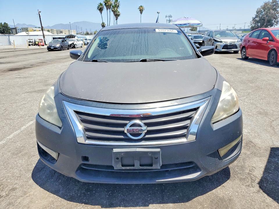 2013 Nissan Altima VIN 1N4AL3AP1DN418719 COPART salvage auction — MINOR DENT/SCRATCHES, Ca - Cert Of Title-Salvaged, sold $525 on 2026-07-02 (photo 5)