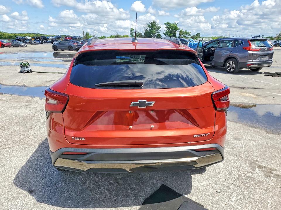 2024 Chevrolet Trax VIN KL77LKE22RC023719 COPART salvage auction — FRONT END, Fl - Cert Of Title Slvg Rebuildable, sold $8,600 on 2026-07-14 (photo 6)