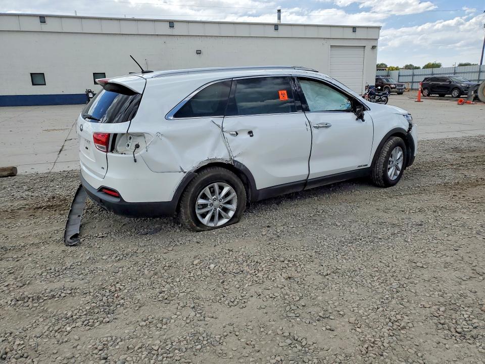 2017 Kia Sorento VIN 5XYPGDA59HG197347 COPART salvage auction — ROLLOVER, Ut - Salvage Certificate, sold $925 on 2026-07-27 (photo 3)