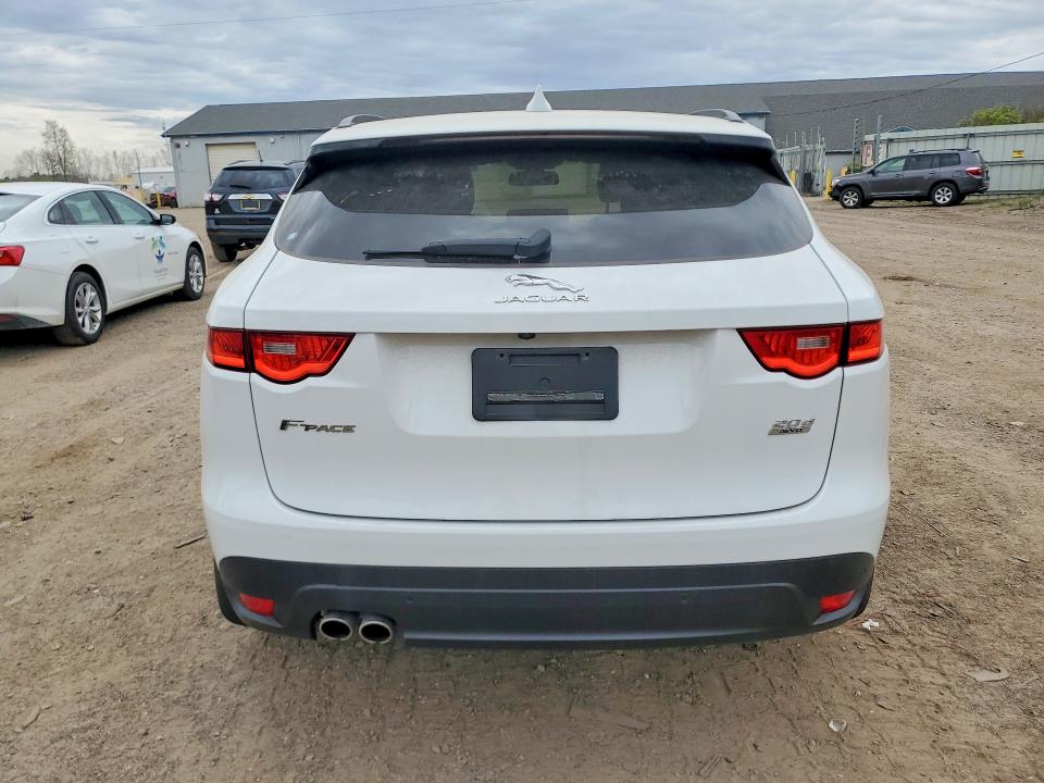 2018 Jaguar F-pace VIN SADCK2FN8JA281258 COPART salvage auction — NORMAL WEAR, Pa - Dealer Only Clean Title (P), sold $3,700 on 2026-07-27 (photo 6)
