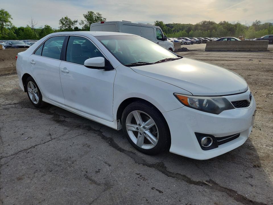2014 Toyota Camry VIN 4T1BF1FKXEU815047 COPART salvage auction — MINOR DENT/SCRATCHES, Ny - Certificate Of Title, sold $2,100 on 2026-07-02 (photo 4)