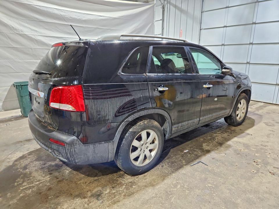 2012 Kia Sorento VIN 5XYKT4A62CG197049 COPART salvage auction — NORMAL WEAR, Pa - Cert Of Title, sold $3,400 on 2026-07-02 (photo 3)