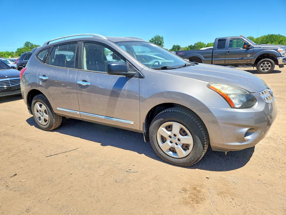 2015 Nissan Rogue VIN JN8AS5MV8FW768983 COPART salvage auction — MINOR DENT/SCRATCHES, PA - CERT OF TITLE, sold $2,150 on 2026-07-09 (photo 4)