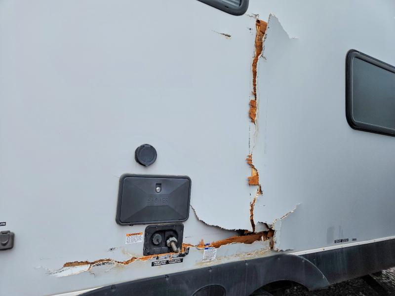 2019 Forest river sier VIN 5ZT3CTYB9K1213102 COPART salvage auction — SIDE, IN - CERT OF TITLE-SALVAGE TITLE, sold $8,400 on 2026-07-15 (photo 9)