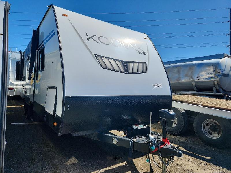 2022 Keystone Kodiak VIN 4YDTKDN28NJ970718 COPART salvage auction — SIDE, WA - VEHICLE CERT OF OWNERSHIP-TITL, sold $6,100 on 2026-07-09 (photo 1)