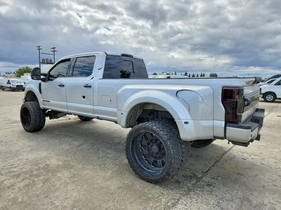 2019 Ford F-350 super duty VIN 1FT8W3DTXKEF12359 COPART salvage auction — VANDALISM, CA - SALVAGE CERTIFICATE, sold $3,350 on 2026-07-29 (photo 2)