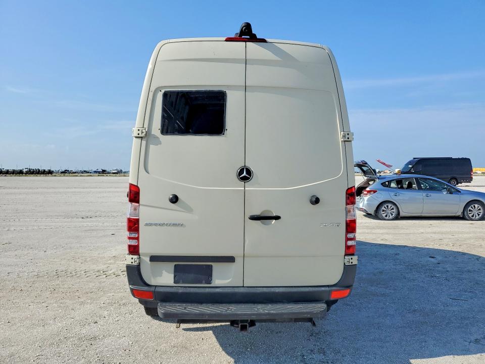 2018 Mercedes-benz Sprinter VIN WD3PE7CD0JP636458 COPART salvage auction — FRONT END, Fl - Cert Of Title Slvg Rebuildable, sold $7,600 on 2026-07-08 (photo 6)