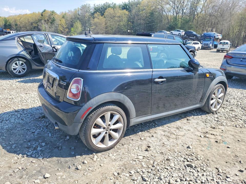 2013 Mini Cooper VIN WMWSU3C52DT372091 COPART salvage auction — MINOR DENT/SCRATCHES, Nh - Certificate Of Title, sold $1,250 on 2026-07-22 (photo 3)