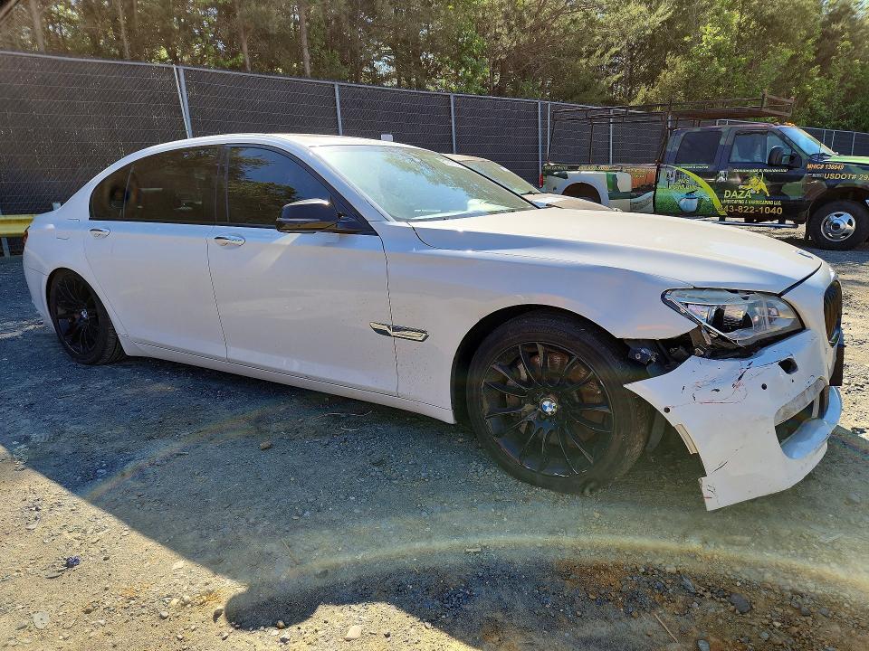2015 BMW 7er VIN WBAYF8C56FD654300 COPART salvage auction — FRONT END, Salvage Title, sold $950 on 2026-07-31 (photo 4)