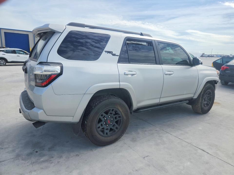 2023 Toyota 4runner VIN JTERU5JR6P6191724 COPART salvage auction — FRONT END, Tx - Salvage Vehicle Title, sold $17,700 on 2026-07-10 (photo 3)