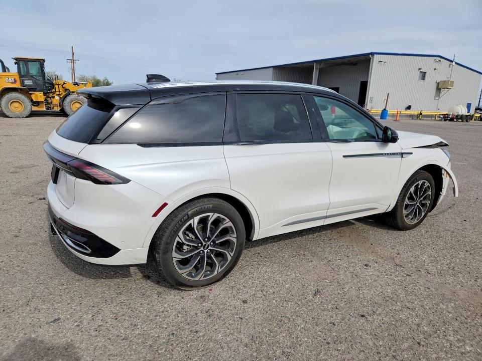 2024 Lincoln Nautilus VIN 5LMPJ8KAXRJ878177 COPART salvage auction — FRONT END, AZ - CERT OF TITLE - SALVAGE, sold $16,100 on 2026-07-31 (photo 3)