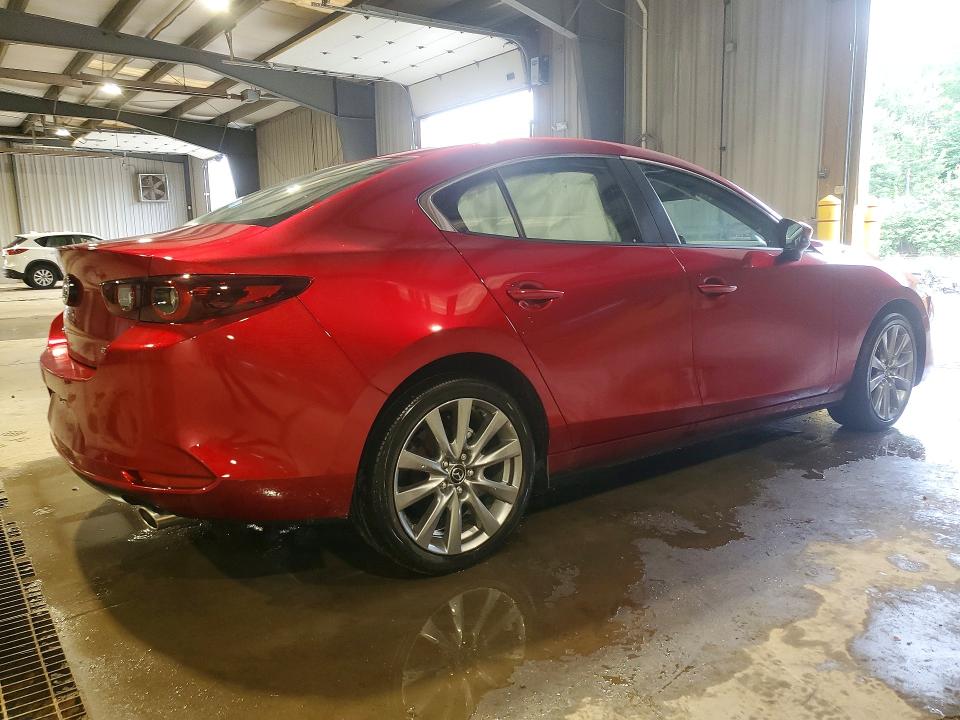 2025 Mazda 3 VIN JM1BPACM3S1759974 COPART salvage auction — MINOR DENT/SCRATCHES, IN - CERTIFICATE OF TITLE, sold $500 on 2026-07-28 (photo 3)