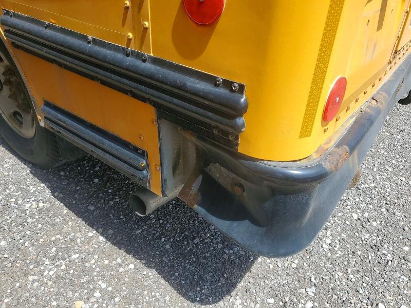 2012 Thomas Minotour g3500 VIN 1GB0G2BA6C1193531 COPART salvage auction — REAR END, ON - PERMIT NO BRAND - UNFIT, sold $1,400 on 2026-07-09 (photo 9)