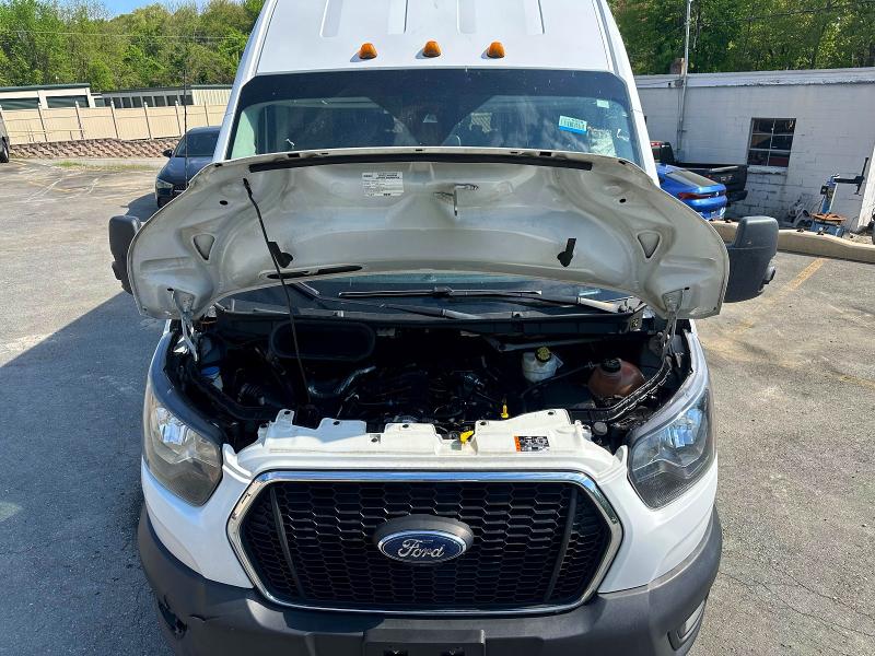 2022 Ford Transit VIN 1FBVU4XG3NKA82164 COPART salvage auction — MINOR DENT/SCRATCHES, Tx - Certificate Of Title, sold $20,400 on 2026-07-21 (photo 5)