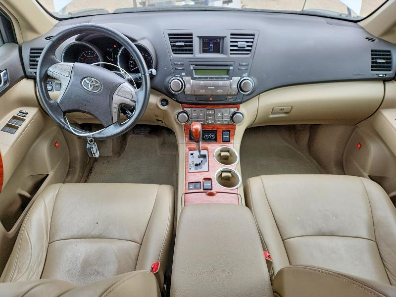 2010 Toyota Highlander VIN 5TDDK3EH4AS013814 COPART salvage auction — SIDE, Ab - Bos - Salvage, sold $900 on 2026-07-23 (photo 8)