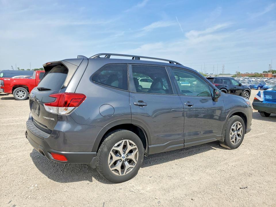 2023 Subaru Forester VIN JF2SKAEC5PH450882 COPART salvage auction — SIDE, Ia - Cert Of Title-Salvage Title, sold $8,200 on 2026-07-22 (photo 3)