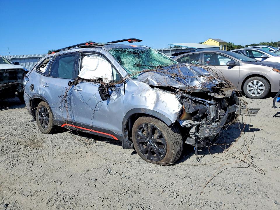 2021 Subaru Forester VIN JF2SKARC2MH594105 COPART salvage auction — ROLLOVER, Ca - Non-Repairable Vehicle Cert, sold $500 on 2026-07-16 (photo 4)