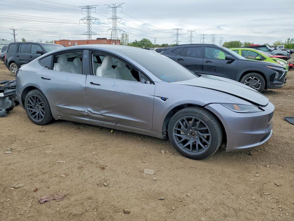2025 Tesla VIN 5YJ3E1EB6SF886540 COPART salvage auction — SIDE, Il - Salvage Certificate, sold $11,200 on 2026-07-28 (photo 4)