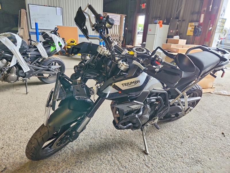 2021 Triumph motorcycle Tiger VIN SMTE64DFXMTAF4405 COPART salvage auction — FRONT END, NJ - CERT OF TITLE-SALVAGE, sold $2,650 on 2026-07-13 (photo 3)