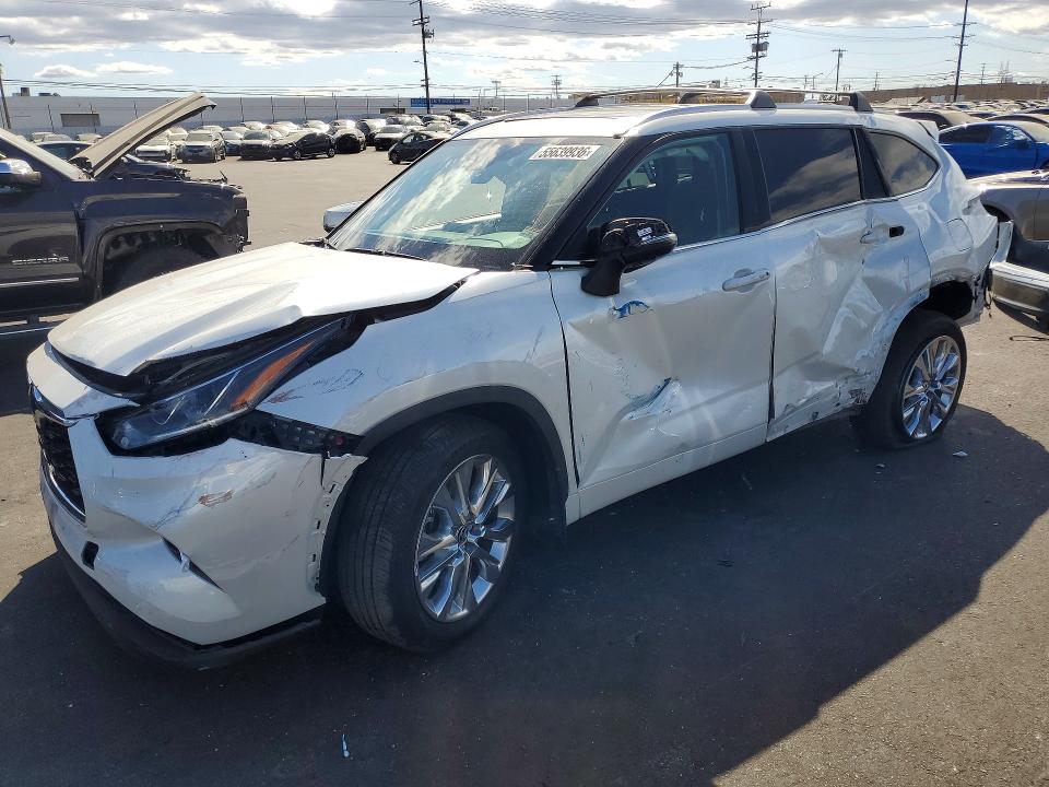 2022 Toyota Highlander VIN 5TDDZRBH0NS214439 COPART salvage auction — REAR END, Salvage Title, sold $8,400 on 2026-07-15 (photo 1)