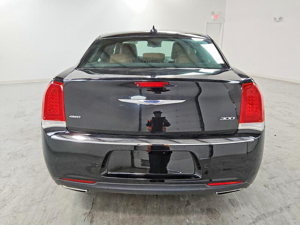 2019 Chrysler 300 VIN 2C3CCAKG2KH556673 COPART salvage auction — FRONT END, In - Certificate Of Title, sold $8,300 on 2026-07-23 (photo 6)