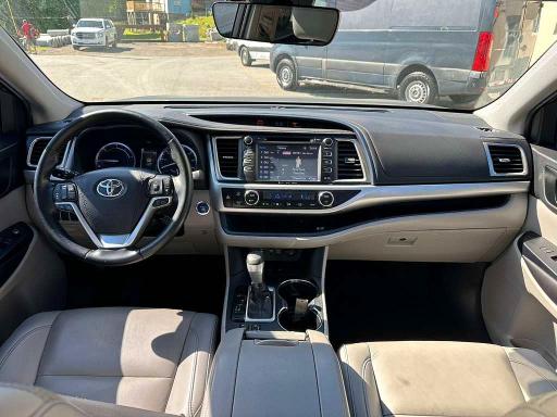 2019 Toyota Highlander VIN 5TDJGRFH7KS073819 COPART salvage auction — MINOR DENT/SCRATCHES, Nj - Certificate Of Title, sold $13,900 on 2026-07-29 (photo 8)