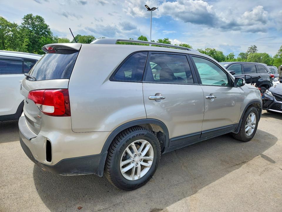 2014 Kia Sorento VIN 5XYKTDA65EG504071 COPART salvage auction — MINOR DENT/SCRATCHES, Vt - Certificate Of Title, sold $1,900 on 2026-07-03 (photo 3)