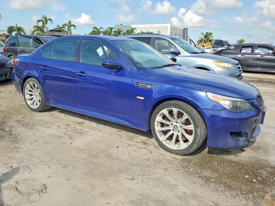 2006 BMW M5 VIN WBSNB93586B583726 COPART salvage auction — MINOR DENT/SCRATCHES, CA - DIS/DLR/EXP ONLY CLEAN TITLE (P), sold $4,400 on 2026-07-24 (photo 4)