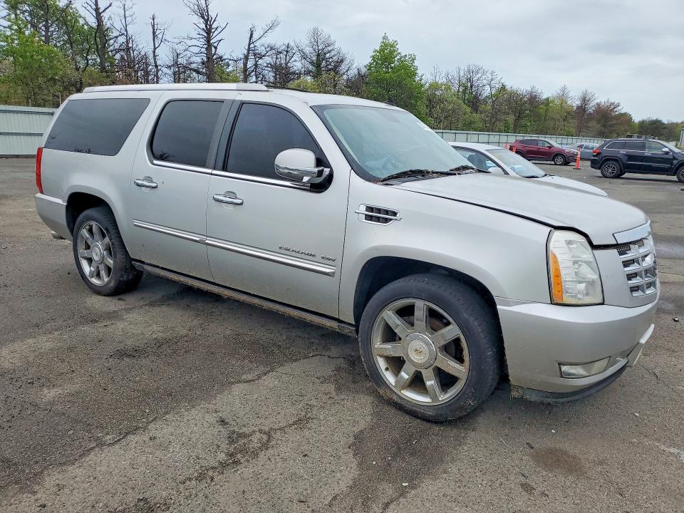 2010 Cadillac Escalade esv VIN 1GYUKJEF8AR260801 COPART salvage auction — FRONT END, Ny - Certificate Of Title, sold $600 on 2026-07-12 (photo 4)
