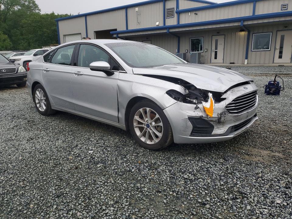 2019 Ford Fusion VIN 3FA6P0HD5KR229201 COPART salvage auction — FRONT END, NC - SALVAGE CERTIFICATE OF TITLE, sold $1,900 on 2026-07-02 (photo 4)