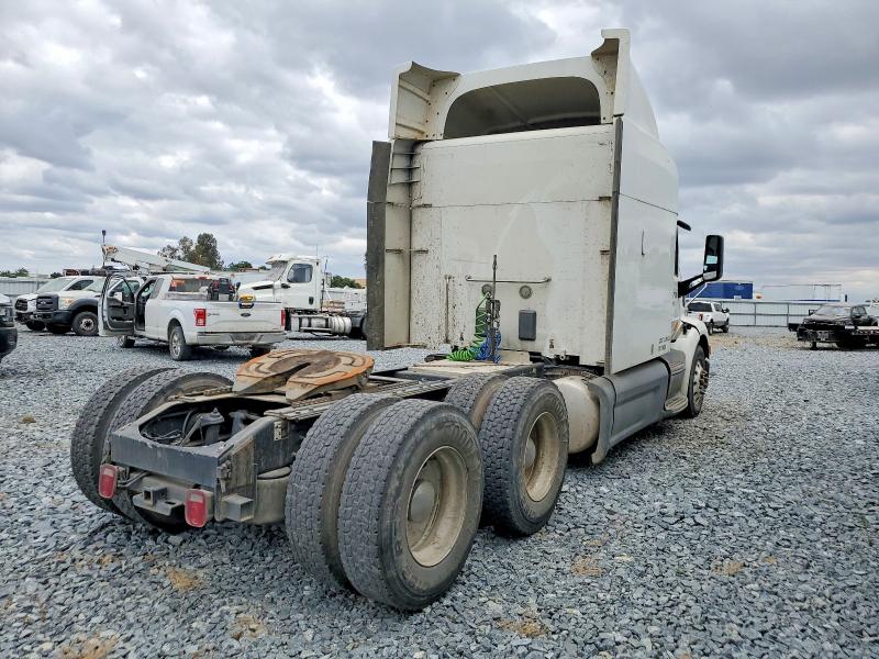 2015 Peterbilt 579 VIN 1XPBDP9X5FD255443 COPART salvage auction — FRONT END, CA - SALVAGE CERTIFICATE, sold $70 on 2026-09-10 (photo 4)
