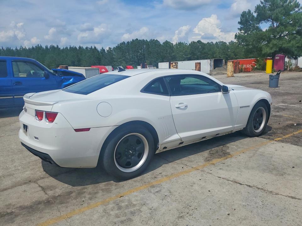 2011 Chevrolet Camaro VIN 2G1FA1ED2B9209573 COPART salvage auction — REAR END, Sc - Cert Of Title-Salvage, sold $825 on 2026-07-03 (photo 3)