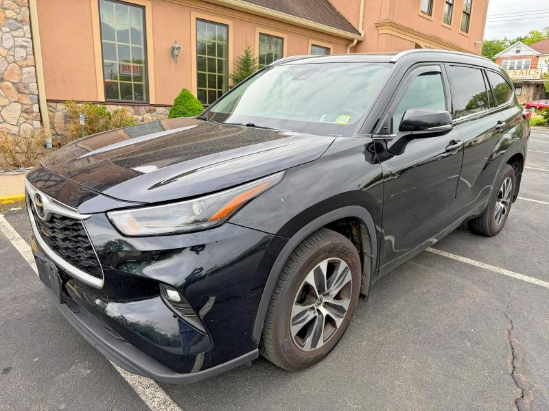 2022 Toyota Highlander VIN 5TDGZRBH5NS591314 COPART salvage auction — MINOR DENT/SCRATCHES, Ny - Certificate Of Title, sold $21,600 on 2026-07-21 (photo 1)