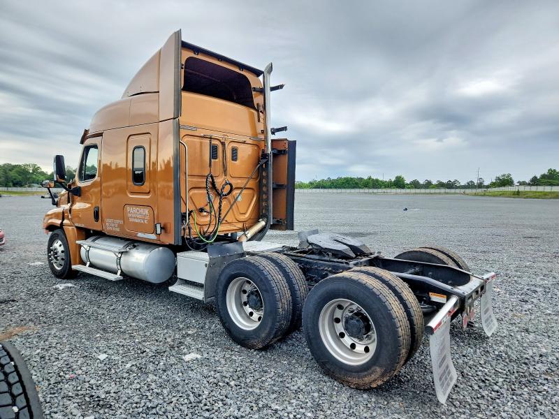2016 Freightliner Cascadia VIN 1FVXGF005GLGX8224 COPART salvage auction — FRONT END, GA - CERT OF TITLE-SALVAGE, sold $18,600 on 2026-07-16 (photo 3)