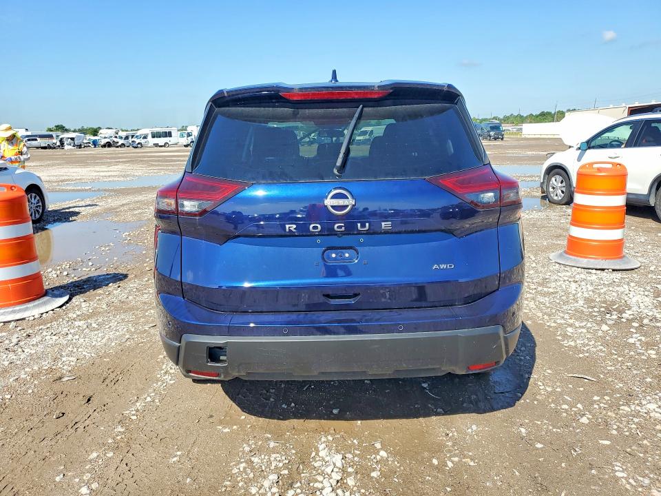 2025 Nissan Rogue VIN JN8BT3BB9SW163234 COPART salvage auction — WATER/FLOOD, Fl - Cert Of Title-Slvg Rebld Flood, sold $5,500 on 2026-07-06 (photo 6)