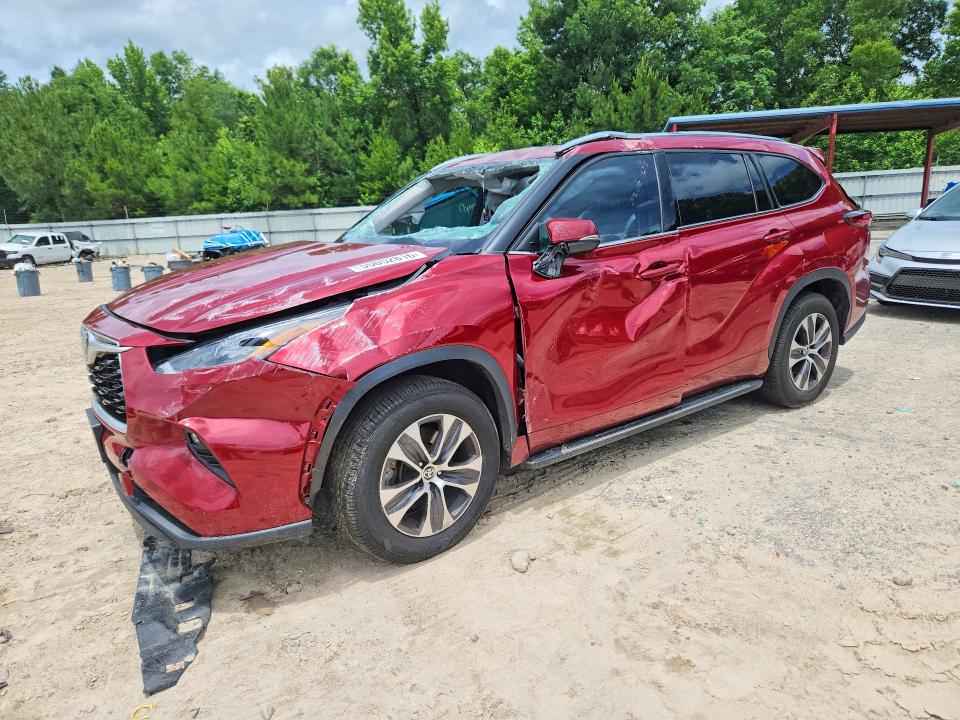 2021 Toyota Highlander VIN 5TDHZRAHXMS039439 COPART salvage auction — ROLLOVER, Fl - Certificate Of Destruction, sold $6,400 on 2026-07-06 (photo 1)
