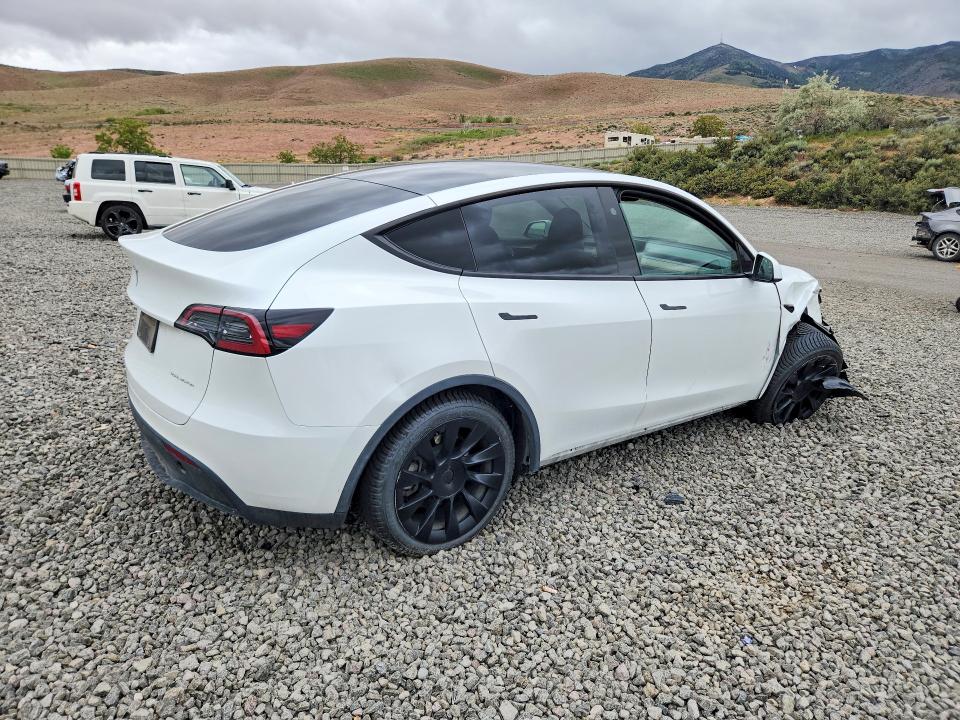 2023 Tesla Model y VIN 7SAYGDEE2PF895726 COPART salvage auction — FRONT END, Nv - Salvage Title, sold $9,700 on 2026-07-30 (photo 3)