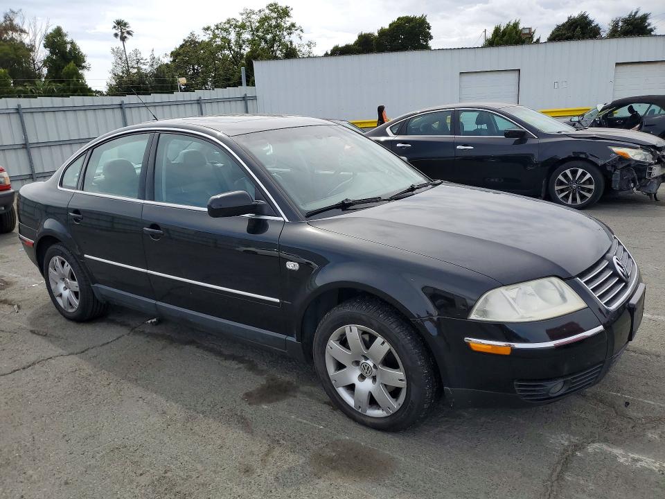 2003 Volkswagen Passat VIN WVWRH63B93P035843 COPART salvage auction — MINOR DENT/SCRATCHES, Ca - Dis/Dlr/Exp Only Clean Title, sold $125 on 2026-07-06 (photo 4)