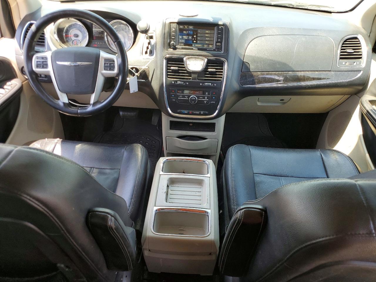 2014 Chrysler Town & country VIN 2C4RC1BG3ER444095 COPART salvage auction — Normal Wear, CA - SALVAGE ACQUISITION BILLOFSALE, sold $250 on 2026-09-18 (photo 8)