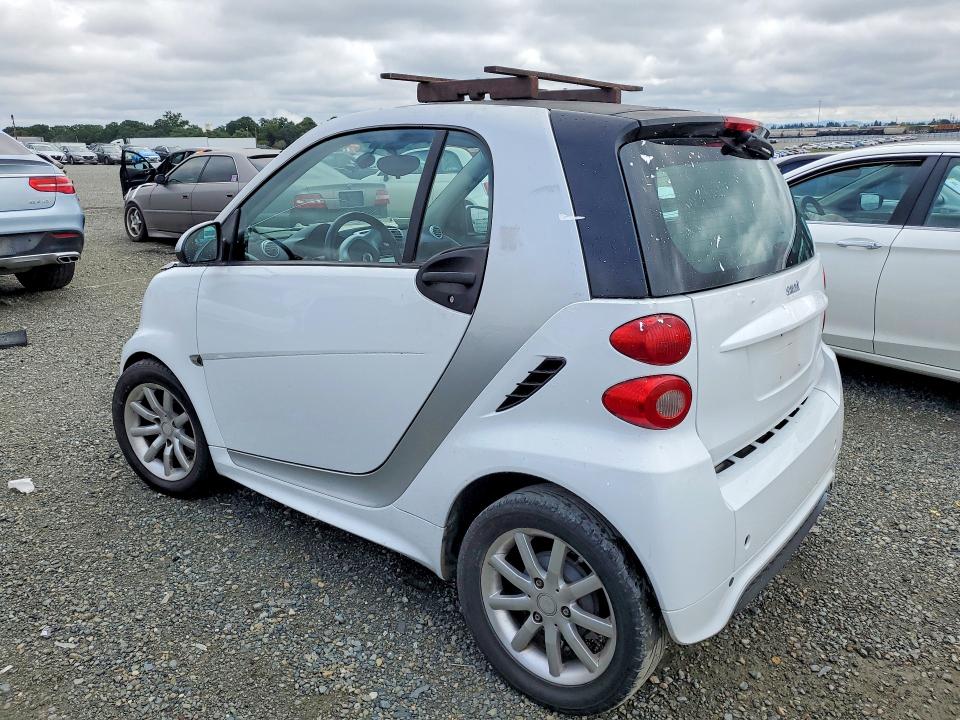 2015 Smart VIN WMEEJ3BA1FK805658 COPART salvage auction — MINOR DENT/SCRATCHES, Ca - Dis/Dlr/Exp App For Dup Clean (P), sold $1,550 on 2026-08-05 (photo 2)