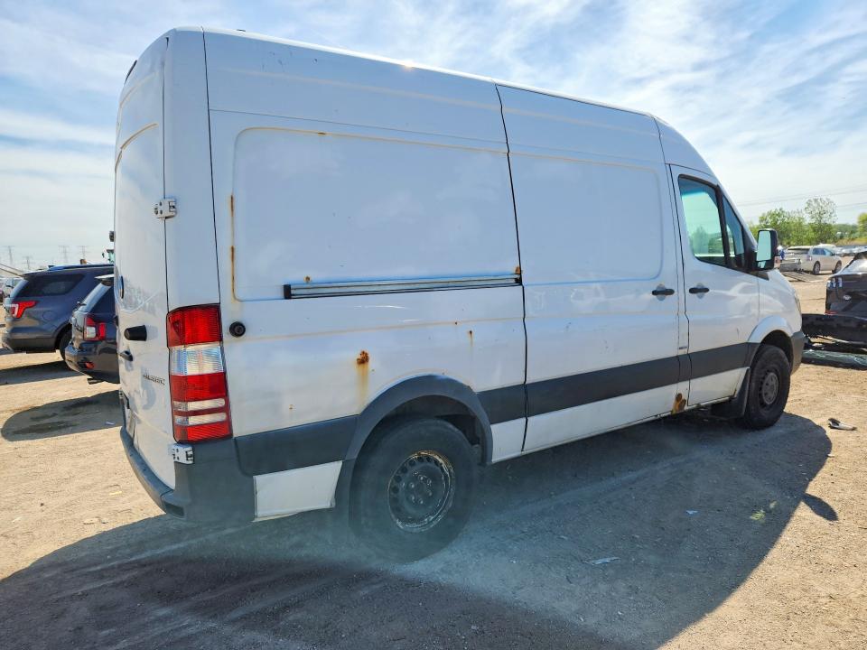 2014 Mercedes-benz Sprinter VIN WD3PE7DC7E5860978 COPART salvage auction — WATER/FLOOD, Il - Salvage Cert-Flood, sold $625 on 2026-07-21 (photo 3)