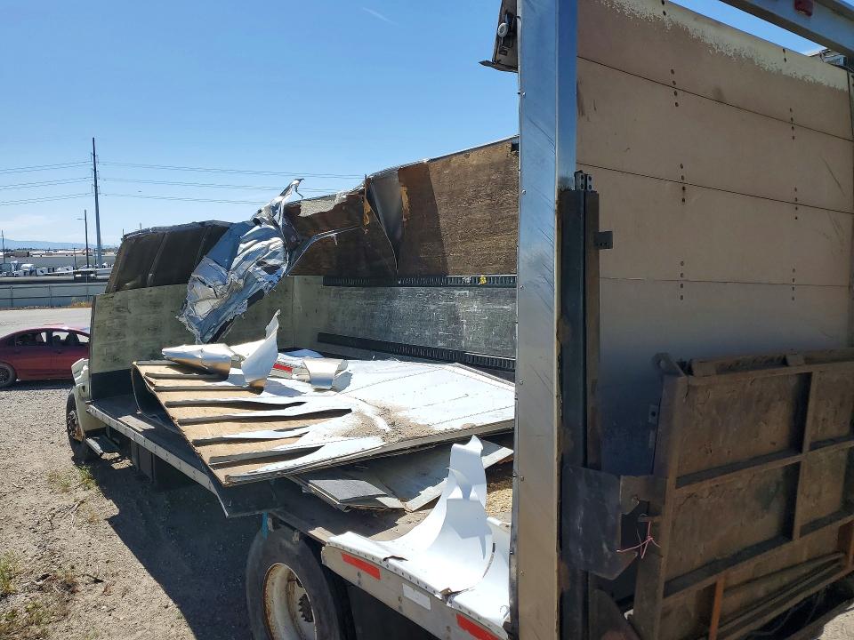 2005 Hino 268 VIN JHBNE8JT051S11528 COPART salvage auction — ROLLOVER, UT - SALVAGE CERTIFICATE, sold $500 on 2026-07-20 (photo 2)