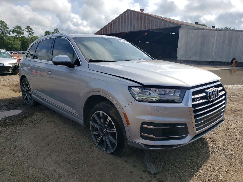 2017 Audi Q7 VIN WA1LAAF70HD020851 COPART salvage auction — MINOR DENT/SCRATCHES, La - Cert Of Title-Salvage, sold $3,800 on 2026-08-07 (photo 4)